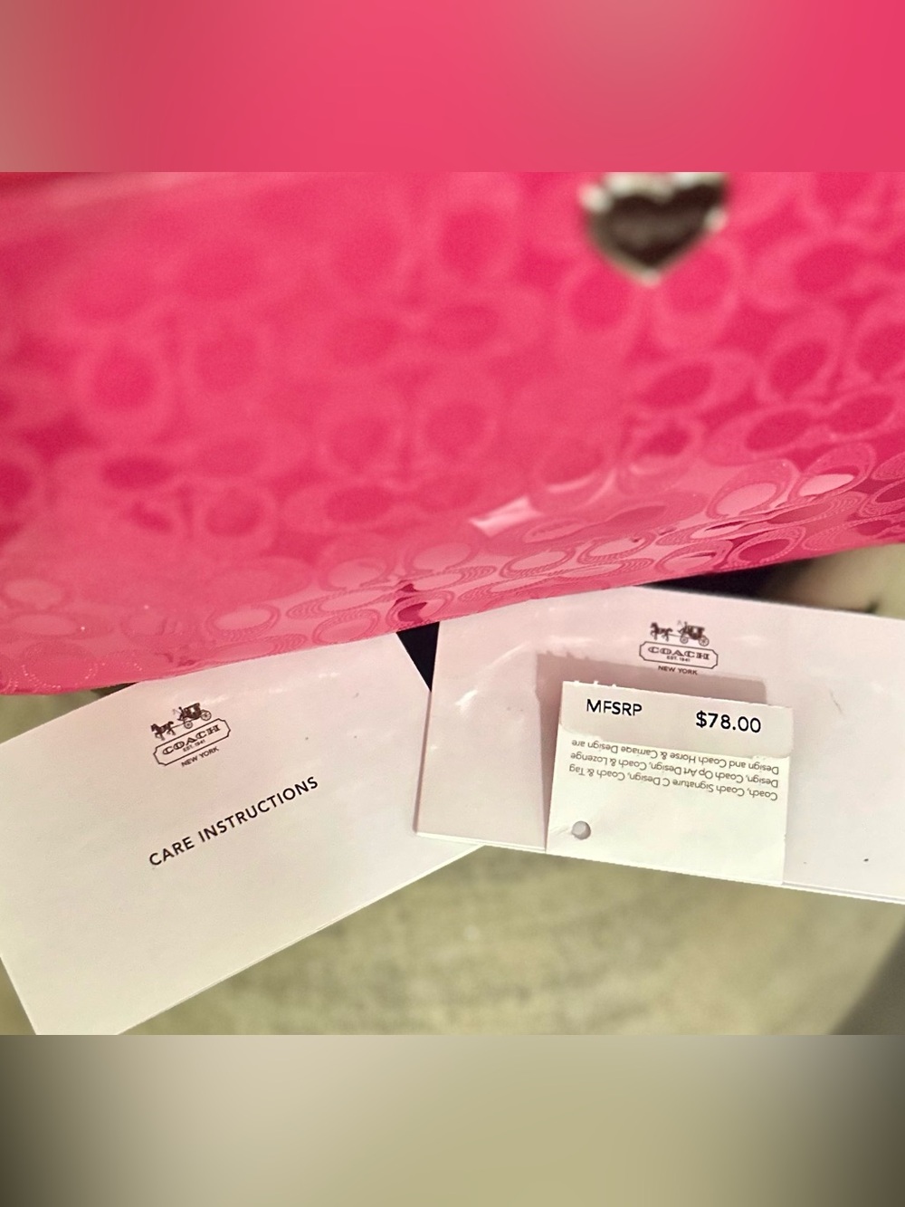 *NWT Coach Peyton Signature Embossed Patent Leather Wristlet in Fuscia - Picture 5 of 16